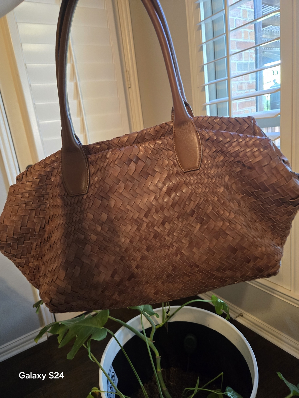 Woven Shoulder Tote Bag in Brown